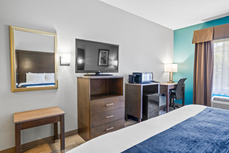 Blue Water Inn Best Western Signature Collection - King Bed with TV, Microwave, and Work Desk