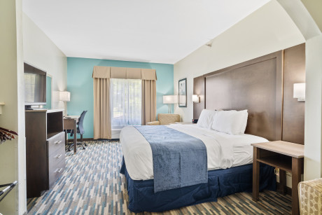 Blue Water Inn  Best Western Signature Edition Sneads Ferry - King Suite